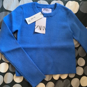 Ribstickad tröja - Ribstickad tröja från zara aldrig använd med prislapp kvar 