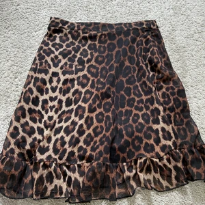 Kjol - Mörk brun leopard kjol!!