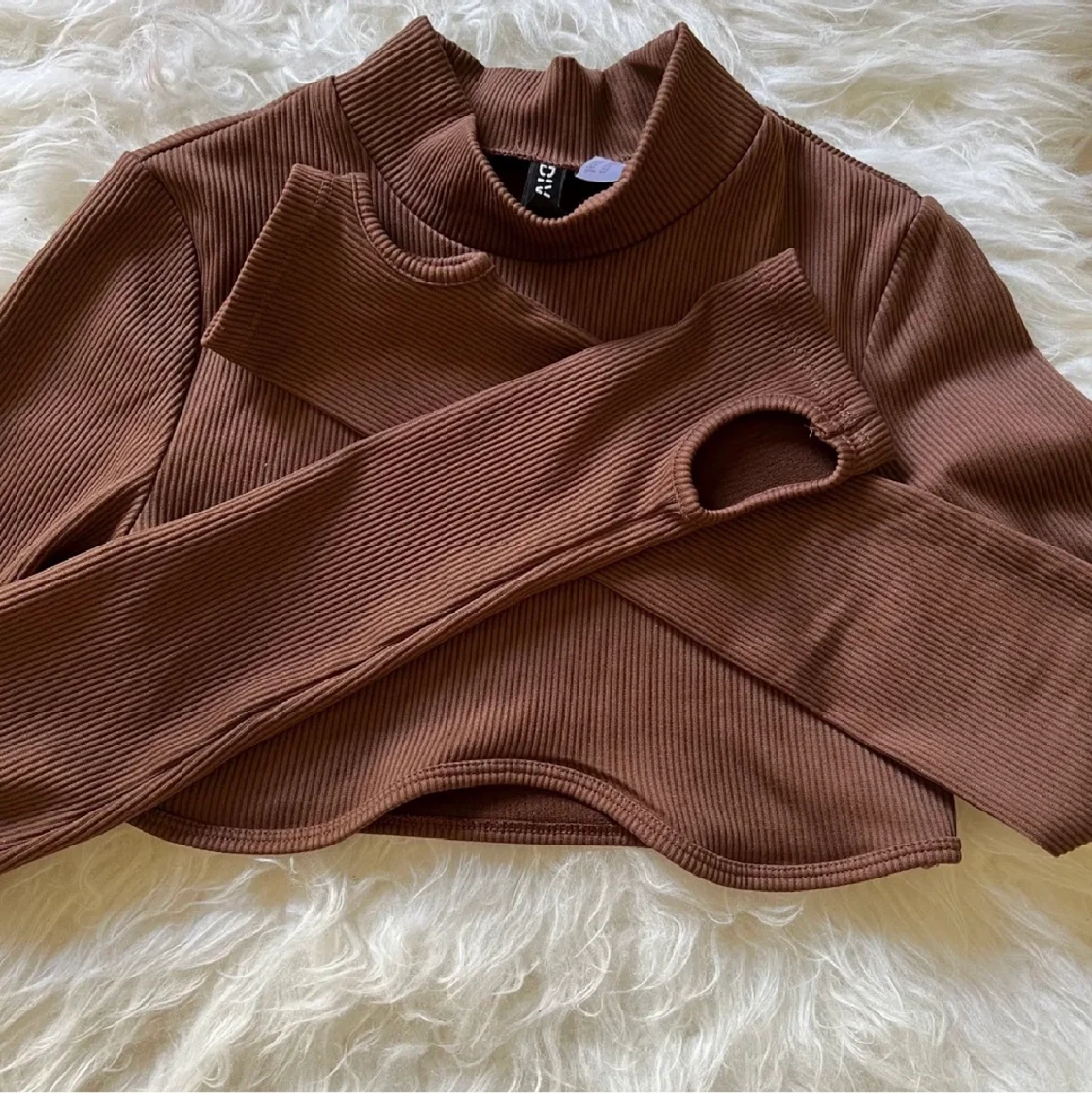 BRUN TRÖJA