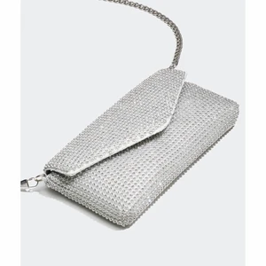 Väska Glitter - Strassväska ifrån glitter, endast använd 1 gång✨