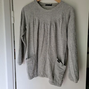 Sweatshirt Grå - Superfin grå sweatshirt Flick 146/152, motsvarar XXS. Fint skick. Köparen står för frakten. 