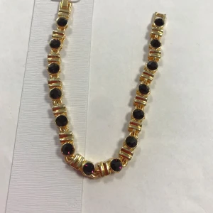 Snygg Armband  - Ca 20cm lång Material metallegering, strass eller Sten 