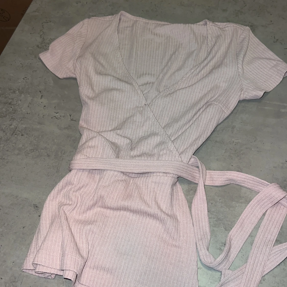 Omlott blus/ tröja bubbleroom S - 90