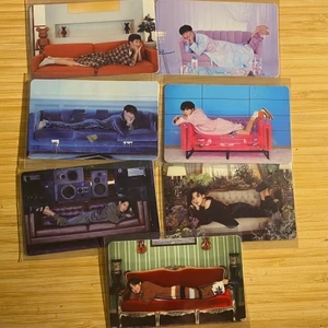 bts be photocard set - Officiellt photocard set från BE deluxe version. Mint skick, har varit i min binder sedan jag öppnade albumet. Alla 7 för 100kr. Fraktar endast, köparen står för frakten. 