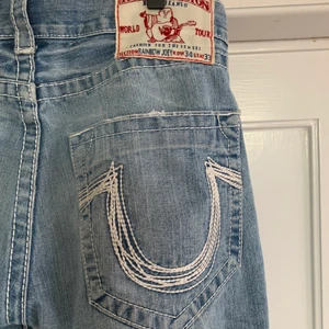 True religion jeans  - Baggy unisex True religion jeans i storlek S, skit balla som tyvärr inte kommer till användning längre. Sitter low waisted och väldigt baggy