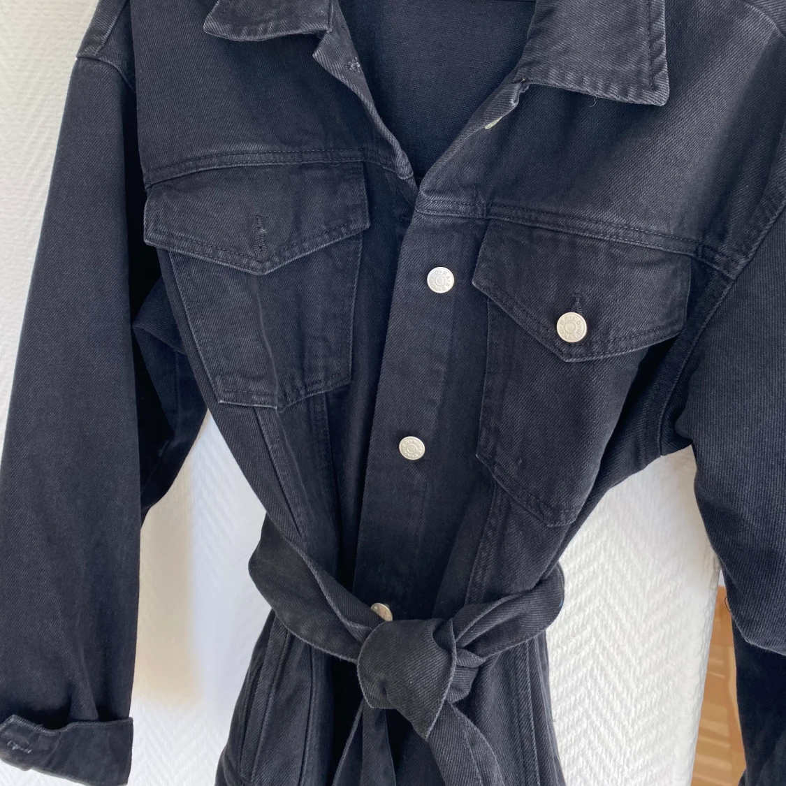 Svart jeansjacka - 91