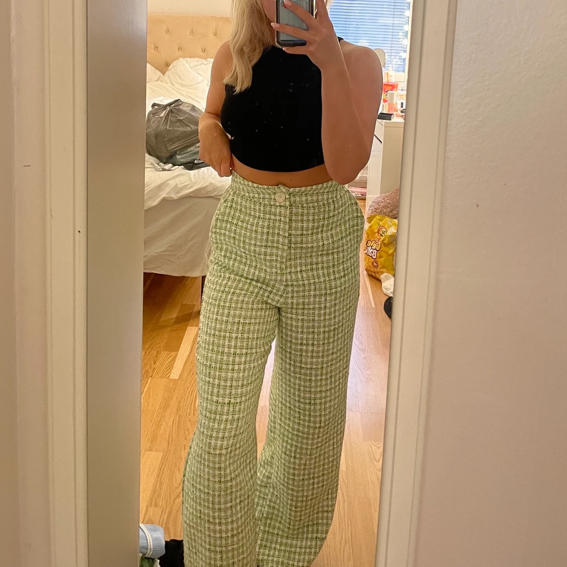 Slutsålda virkade/stickade byxor