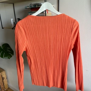 Superfin topp  - Superfin topp från MQ, köpt i våras för 400kr, använd 2 gånger. Ser ”dyr” ut i materialet.