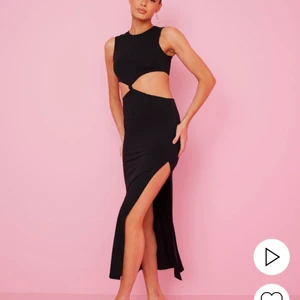 Nelly x Bianca ingrosso - Säljer denna fina klänningen från biancas kollektion. Aldrig använt då jag inte har några tillfällen att använda denna. Prislappen är kvar🌸