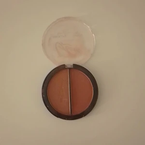 Amink - Hej de e använt men har inte använt de så Mycket säljer en för 20 skriv till mig om du är intresserad !!!💕