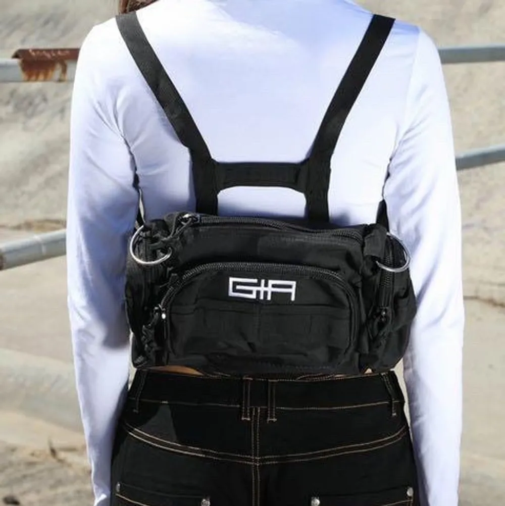 IAM GIA calyspo väska, kan användas både som ryggsäck eller väska . Väskor.