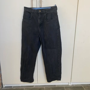 Collusion jeans - Väldigt snygga jeans från Collusion i en washed black färg. Bra passform och bra skick