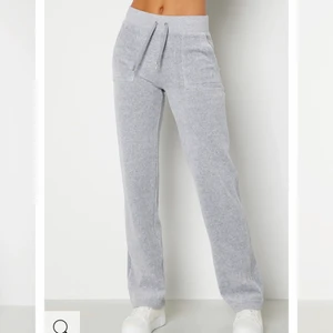 Juciy byxor - Juciy byxor i bra skick i storlek xxs, super fina och sköna! Kan bytas mot vilken färg som helst 