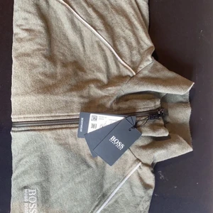 Hugo boss tröja  - Säljer en fin Hugo boss tröja, använd några gånger. 