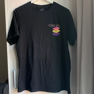 T-shirt med tryck - En t-shirt från pull&bear med tryck! 