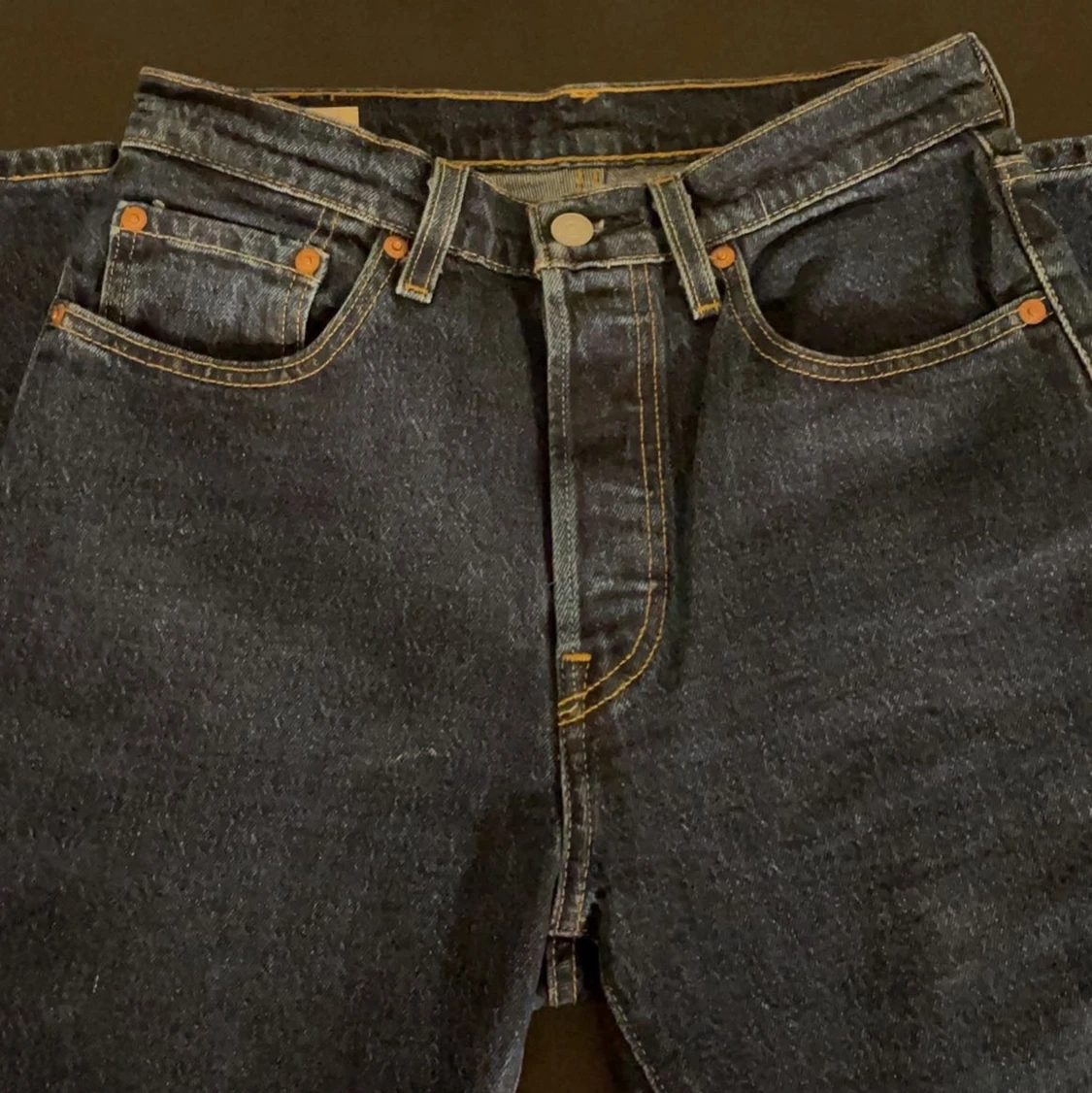 Midrise straightleg jeans från levis BUDGIVNINGEN ÄR INTE AVSLUTAD - 90
