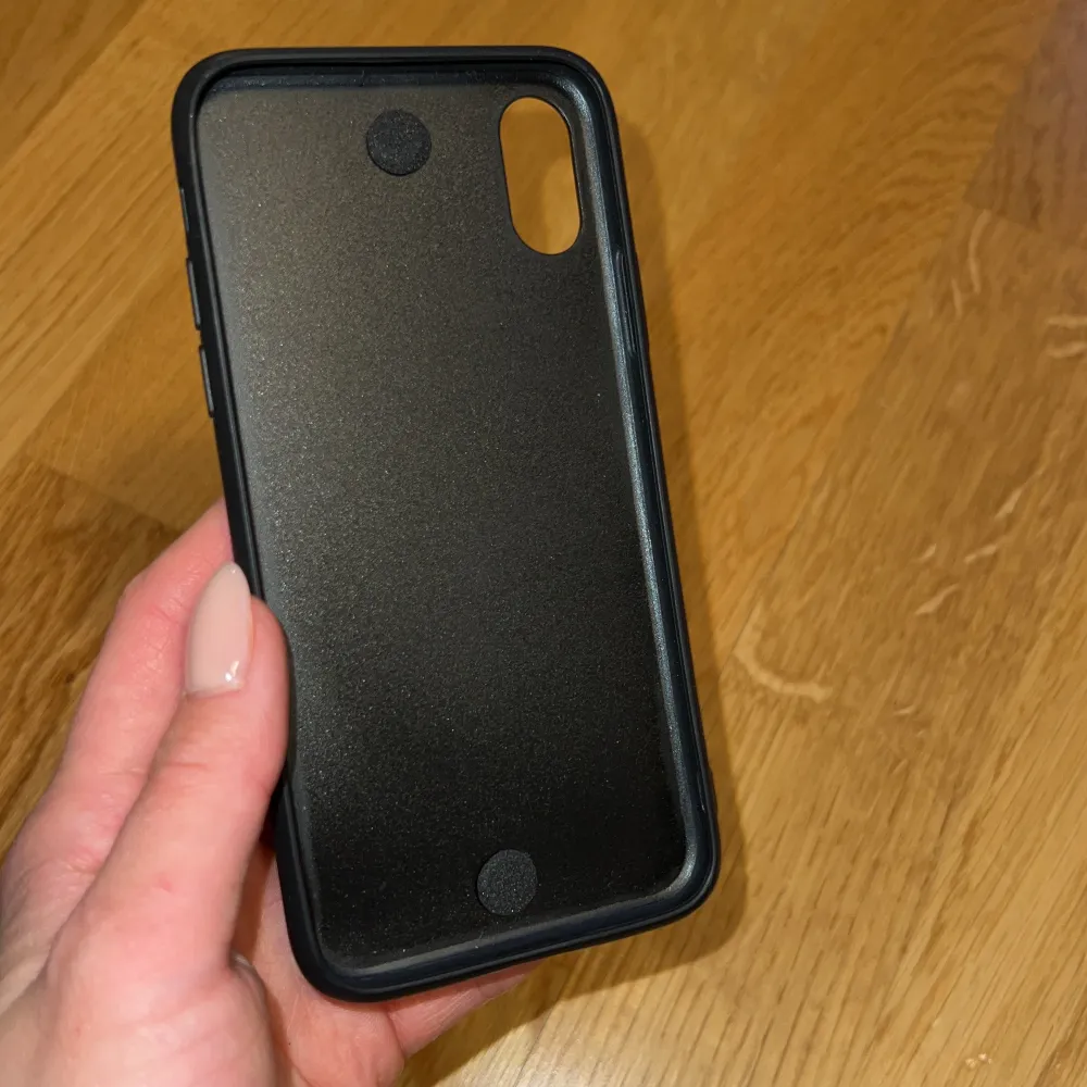 Louis Vuitton IPhone XS phone case helt oanvänd. Accessoarer.