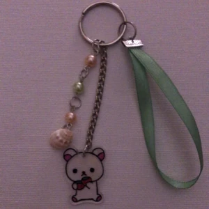 rilakkuma nyckelring <3 - söt nyckelring jag gjort ❤️köp kommer med extras <3