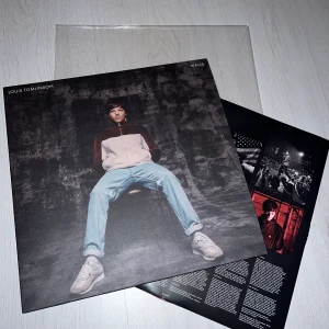 louis tomlinson walls röd vinyl  - ⚠️tryck inte på köp nu!⚠️ louis tomlinson walls röd vinyl! (aldrig spelad så jag kan inte säga hur bra den låter/om den har skips) -orginal pris 279 -kan diskutera pris  -endast sveriges och endast swish  -tryck ej på köp nu, skriv till mig vid intresse :))