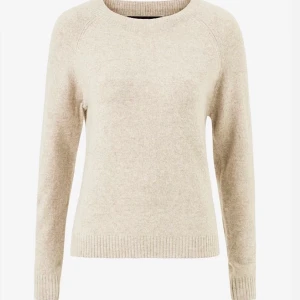 Stickad tröja - Säljer en stickad tröja från vero mods då den inte kommer till någon användning💗den är i storlek S, nypris 250kr men säljer för 100+frakt💗