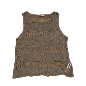 Hålstickat linne - Hålstickat linne köpt på second hand.🤍🌟