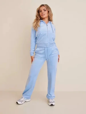 Juicy Couture  - Säljer mitt Juicy Couture Powder Blue set. 