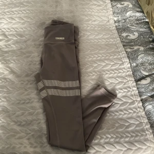 Stronger leggings  - Stronger leggings, använda en gång 🤎