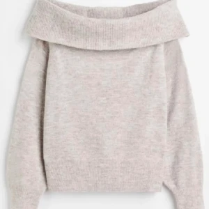 Tröja - Off-shoulder tröja från HM i beige💗 har använts ett fåtal gånger