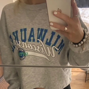 Sweatshirt  - Säljer denna mysiga sweatshirt från gina. Säljer för att den inte används längre:) 