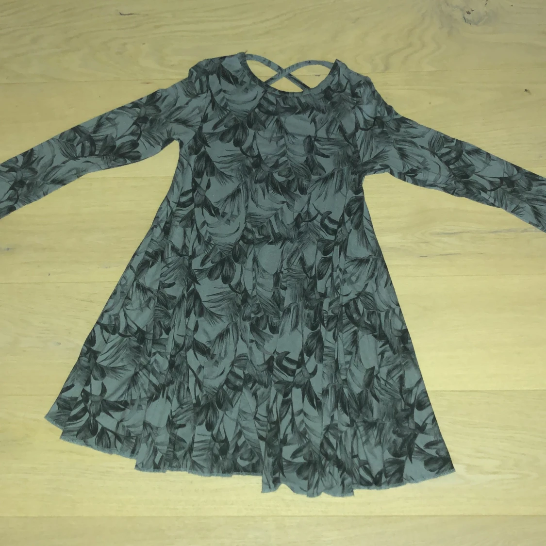 Grå mönstring klänning storlek 14 - 90