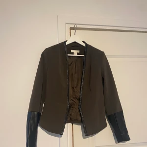 Kort kavaj - Kort kavaj 