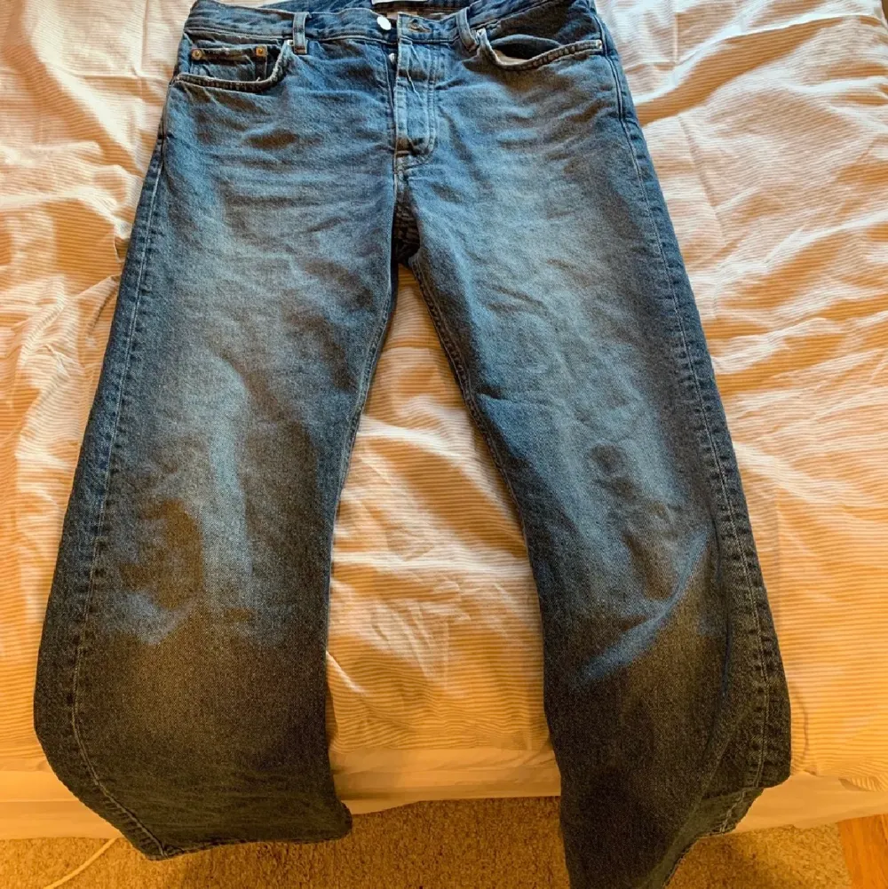 hope rush jeans i storlek 30. en liten flaw som ni kan se på sista bilden, syns knappt.. Jeans & Byxor.