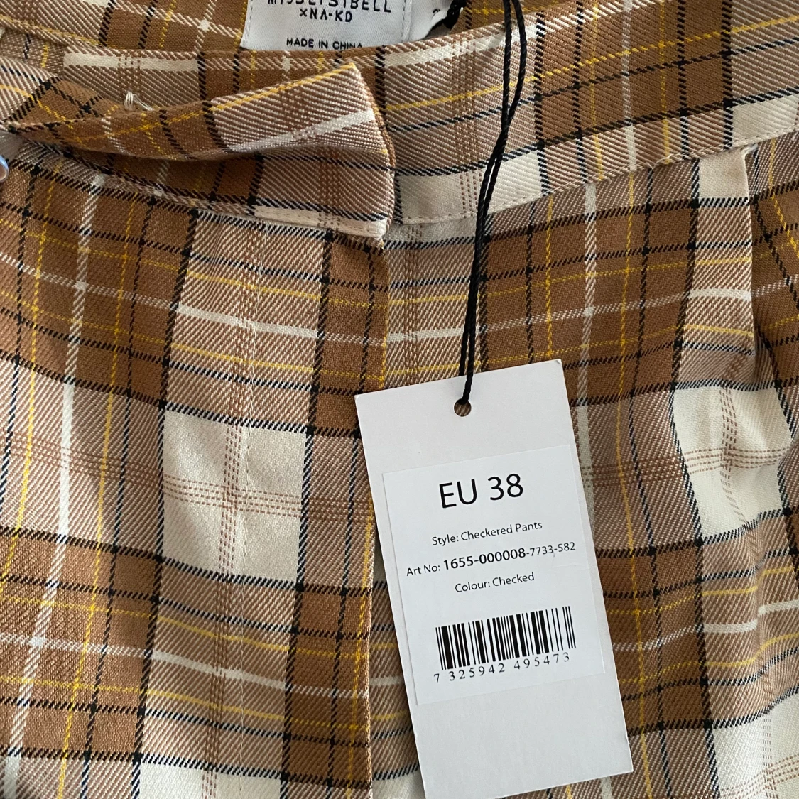 Kostymset från Misslissibell x Nakd i storlek 38 i både byxor och kavaj