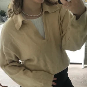 Varm tröja - Så fin beige tröja från Gina tricot