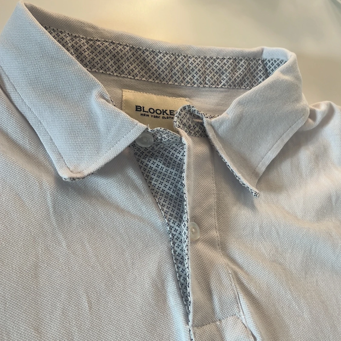 Kortärmad vit skjorta Storlek L - 90