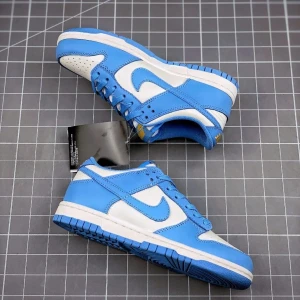 Nike sb dunk low universitey blue - Tja!  Säljer nike sb dunks Helt nya Finns Alla storlekar Pris-1499kr Ingår orginal box stockx tag och kvitto Skriv om du är intresserad Fraktas över hela Sverige 