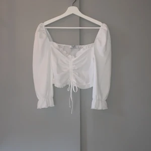 Fin topp - Fin topp från nakd, Aldrig använd så i nyskick💗Hör av er vid intresse, köp inte utan att prata med mig först. Köparen står för frakten💗