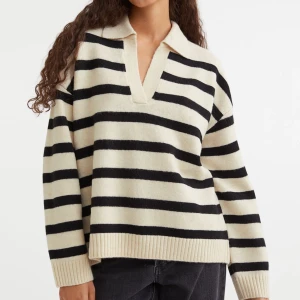 Randig stickad tröja från hm  - Storlek M