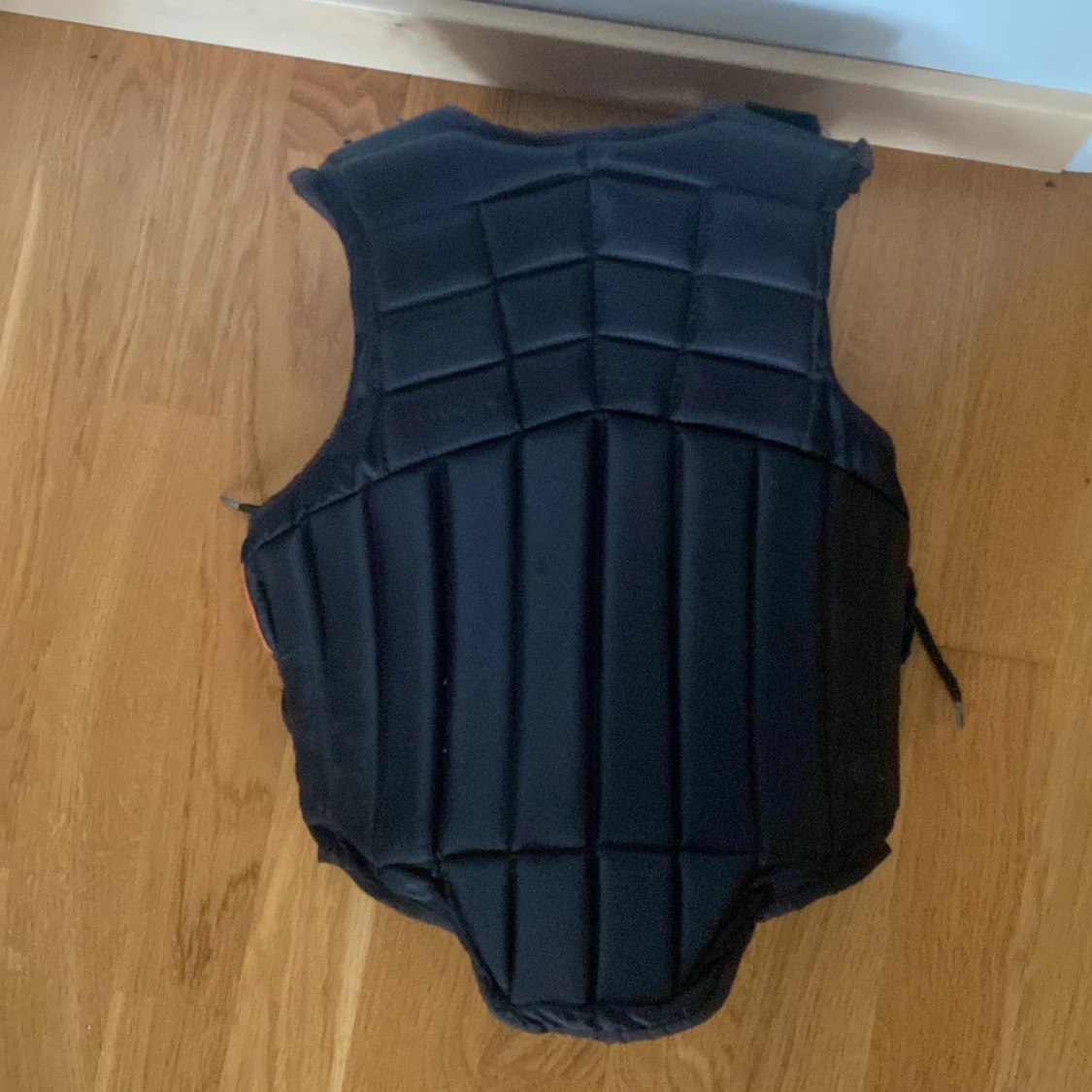 Svart ridhäst i storlek 8=xxs - 90