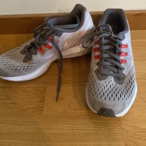 Nike  - Träningsskor från nike storlek 37. Använda 1 gång. Köparen står för frakten.