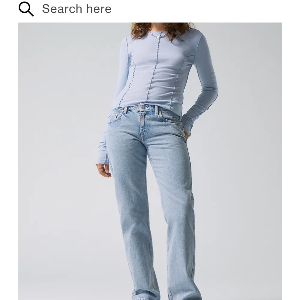 Säljer dessa fina weekday jeans då dem inte passa mig i storleken. Är köpta här på plick och är i helt nyskick.. Jeans & Byxor.