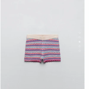 Virkade shorts  - Hej jag köpte dessa virkade shortsen från zara men de är förstora, och jag undrar om någon har i S och vill byta till M som jag har💕 eller om någon är intresserad att köpa dem för 300 inklusive frakt🫶
