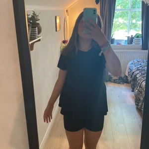 Topp från lagr 157 - Säljer denna tröjan från lager 157 eftersom den aldrig kommer till användning längre den är i bra skick och använd fåtal gånger den är i strl xs💗