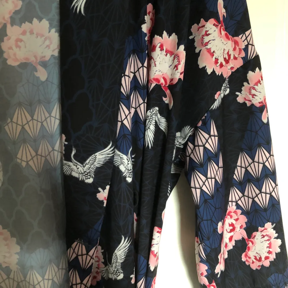 Satin Kimono M/L   . Jackor.