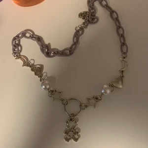 nallebjörn halsband (korean inspired) - riktigt gullig och knappt använd :) FRAKT KOSTAR 10KR 🫶