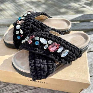 INUIKII tofflor 🖤⚡️ - Säljer mina INUIKII woven stone då de ej kommer till användning. Storlek 38, super i skicket!🙏🏽🖤