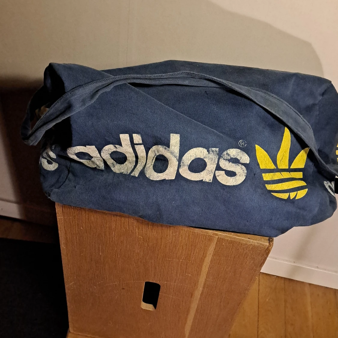 Adidas axelremsväskan 