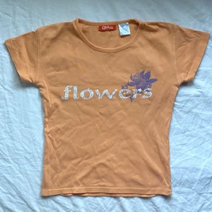 söt y2k tshirt  - super söt tshirt från märket okaou. barnstorlek men passar XXS/XS/S. Köparen står för frakt. ❤️