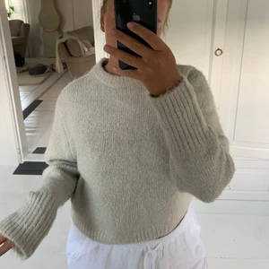 Stickad tröja från zara  - Supermysig stickad tröja från Zara, använd fåtal gånger