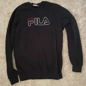Fila sweatshirt  - Sweatshirt ifrån fila. Mycket fint skick. Nypris 389kr💕